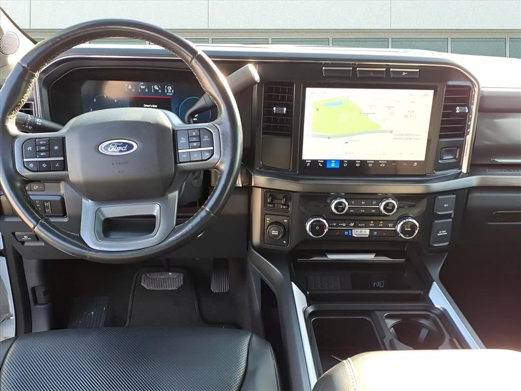 Used 2023 Ford F350 Lariat image 6