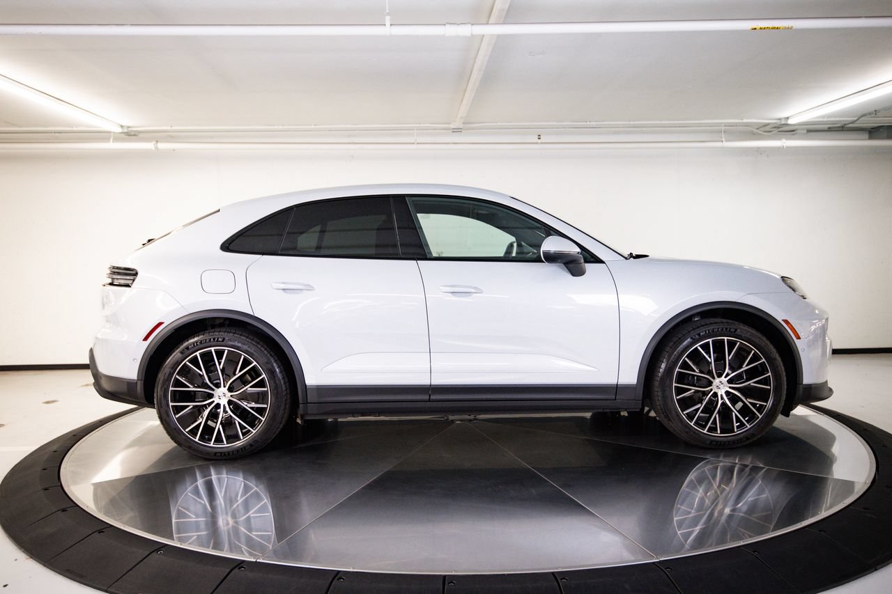 New 2026 Porsche Macan Electric RWD image 8