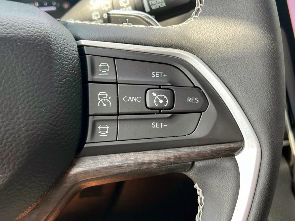 Used 2022 Jeep Grand Cherokee Limited 4xe image 22