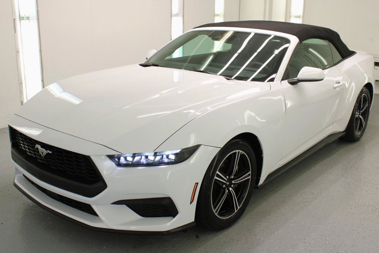 Used 2025 Ford Mustang Premium RWD image 27