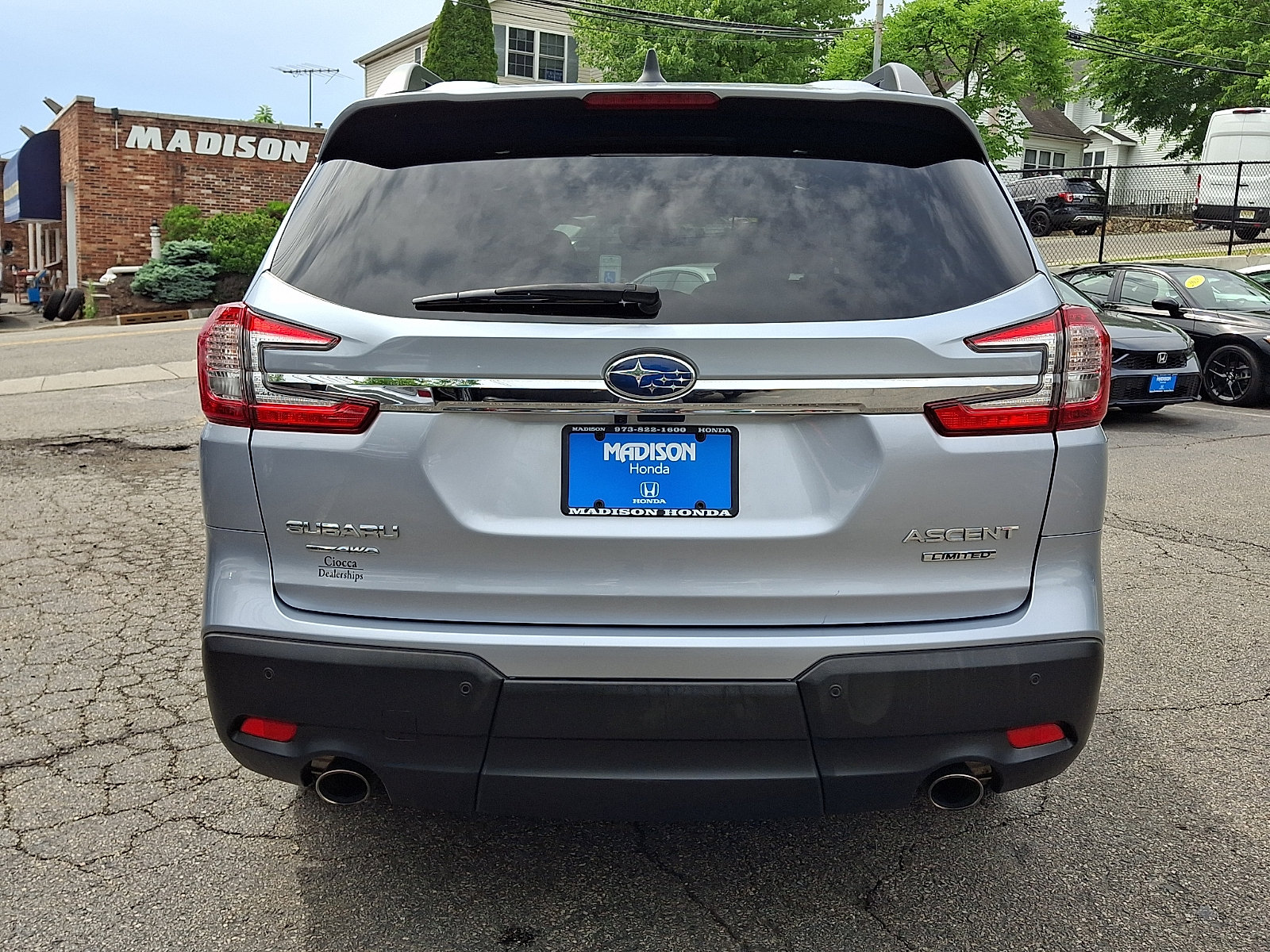 Used 2024 Subaru Ascent Limited w/ Technology Package AWD/4WD image 5