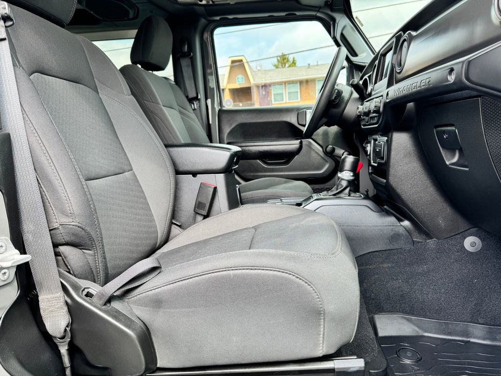 Used 2022 Jeep Wrangler Sport AWD/4WD image 10
