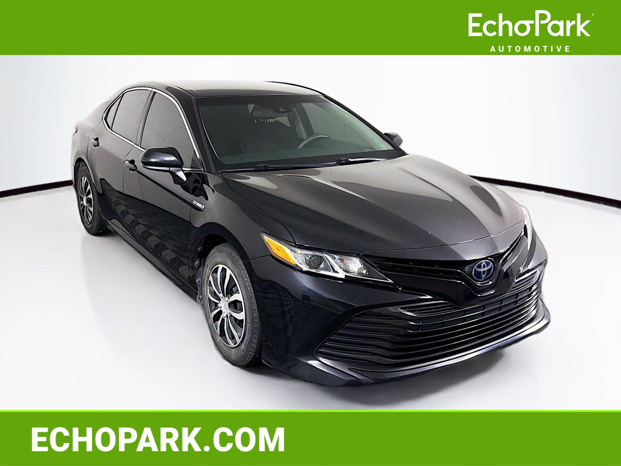 Used 2018 Toyota Camry LE FWD image 1