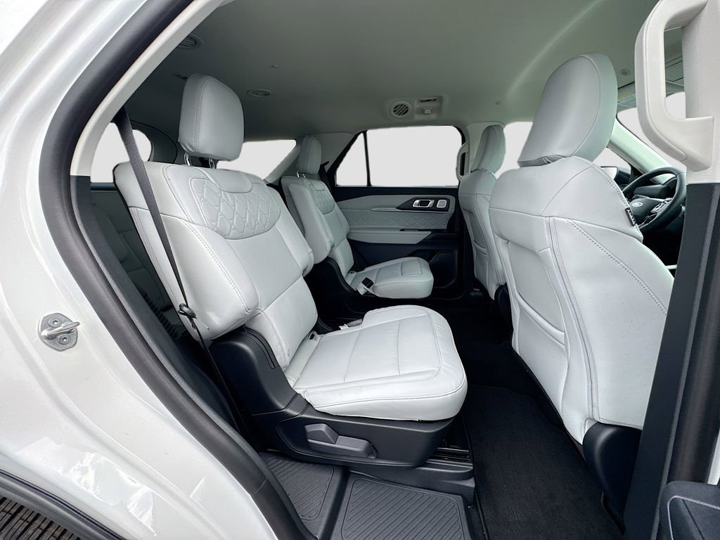 New 2026 Ford Explorer Platinum w/ LUX Leather Package AWD/4WD image 32
