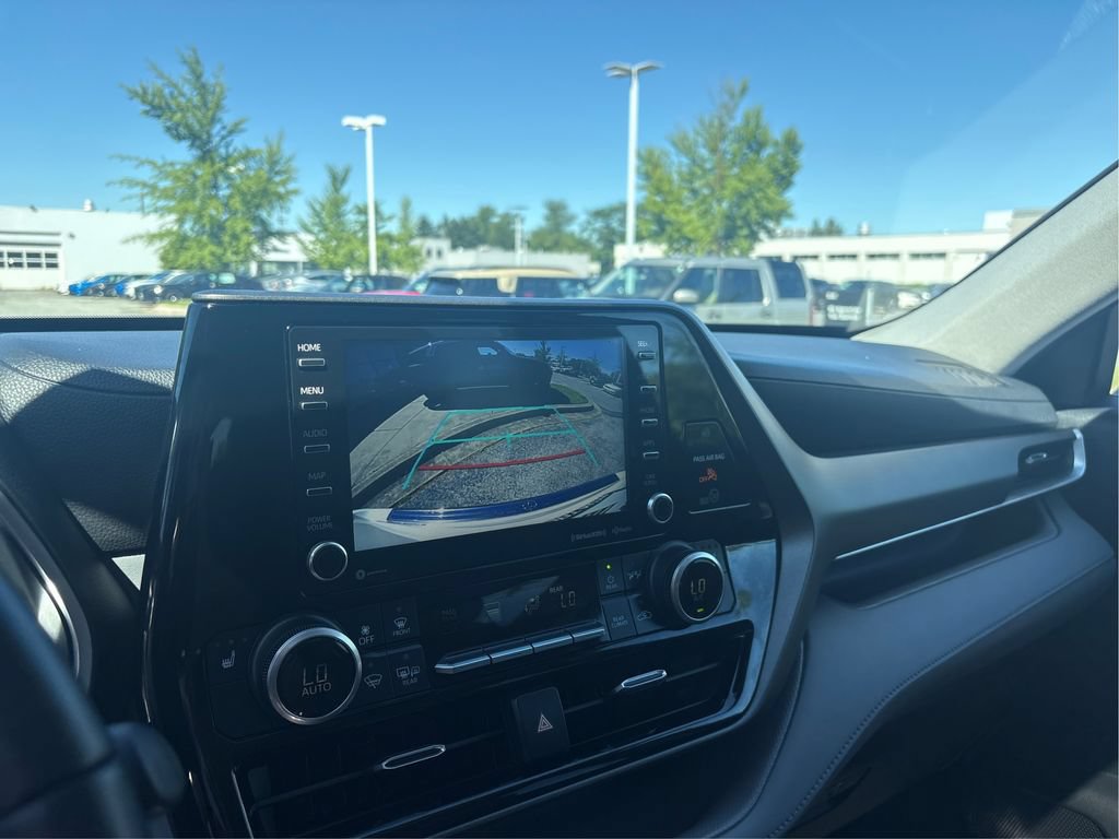 Used 2020 Toyota Highlander XLE AWD/4WD image 56