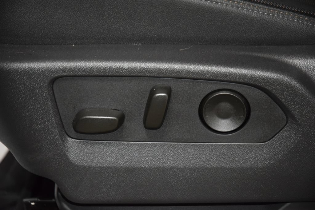 Used 2025 Chevrolet Silverado 1500 High Country w/ High Country Premium Package AWD/4WD image 41