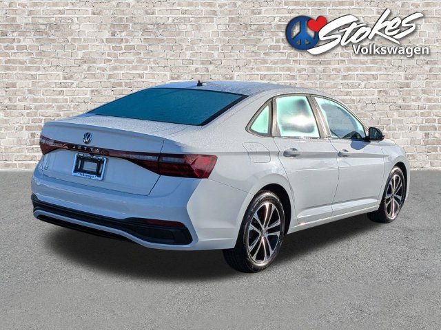 Certified 2025 Volkswagen Jetta Sport FWD image 4