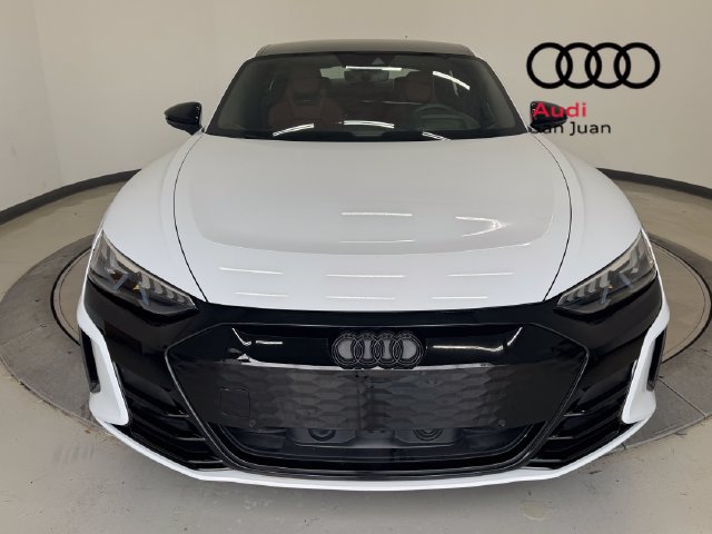 Used 2022 Audi RS e-tron GT w/ Carbon Performance Package AWD/4WD image 2