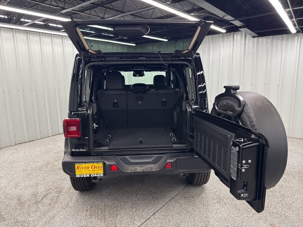 New 2026 Jeep Wrangler Unlimited Sahara AWD/4WD image 9