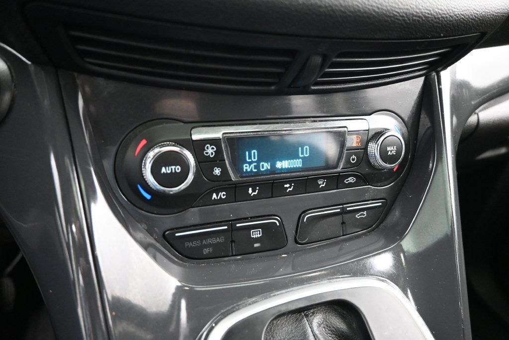 Used 2013 Ford Escape Titanium w/ Class II Trailer Tow Pkg AWD/4WD image 15
