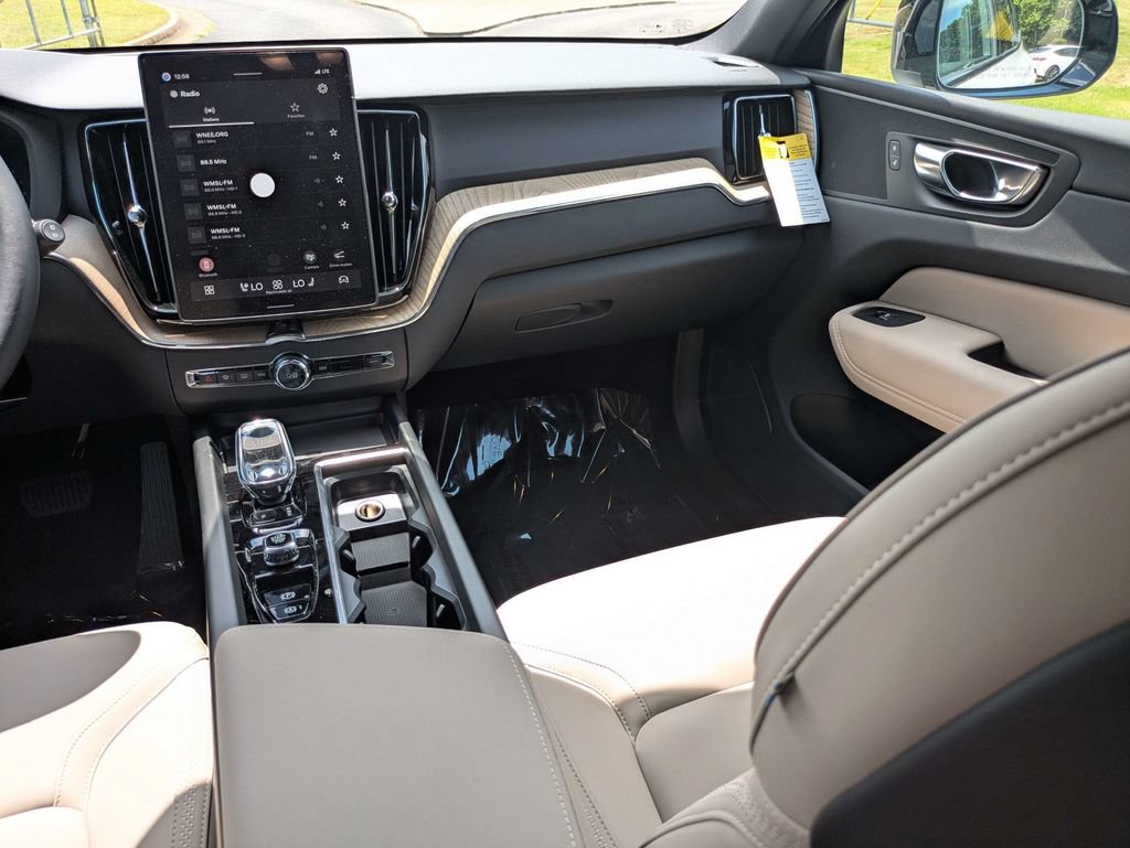 New 2026 Volvo XC60 B5 Plus w/ Protection Package Premier AWD/4WD image 18