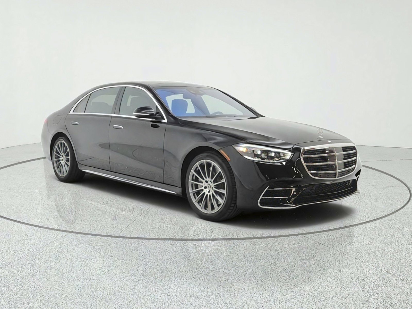 Certified 2025 Mercedes-Benz S 580 4MATIC Sedan image 3