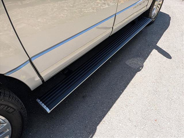 Used 2012 Lincoln Navigator L 4WD image 17