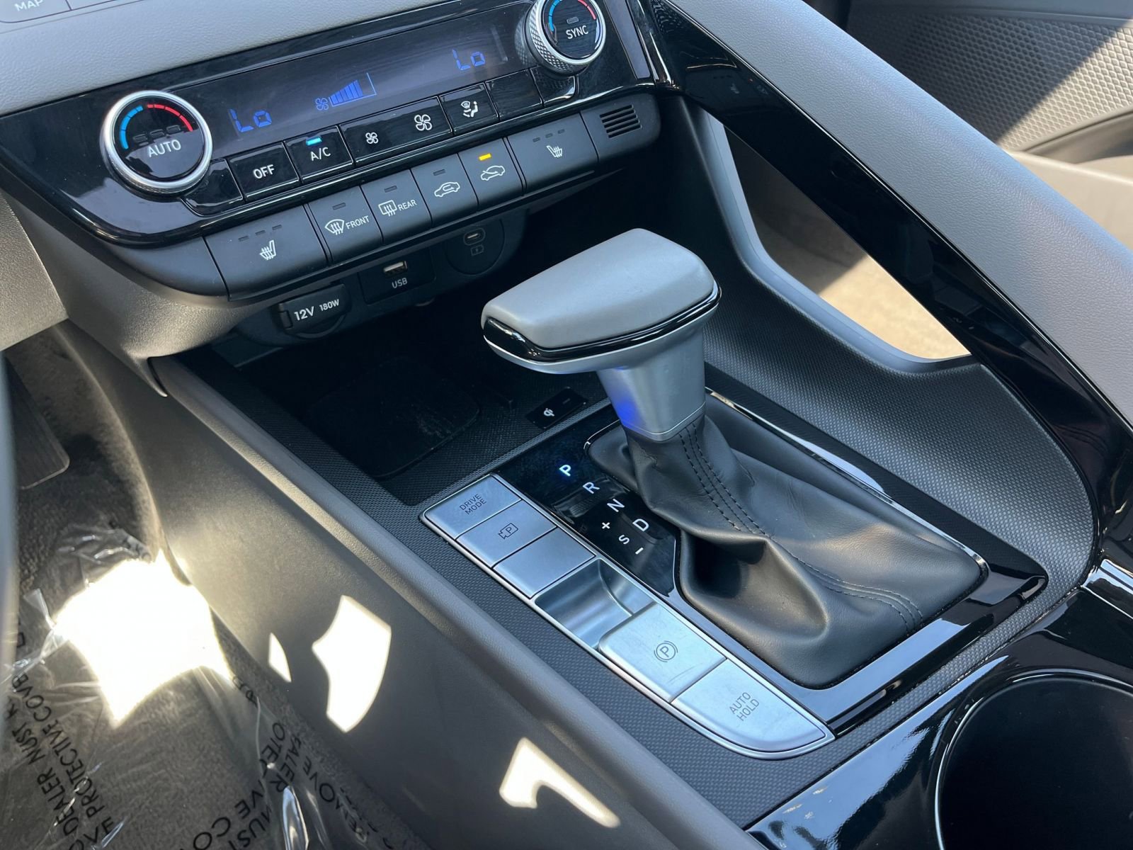 Used 2025 Hyundai Elantra SEL image 42