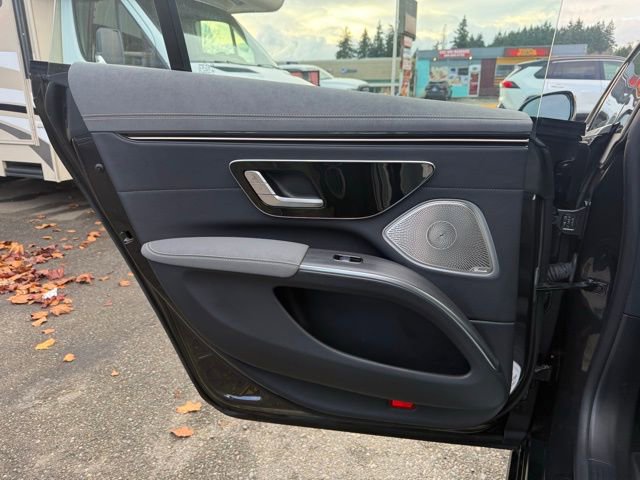Used 2022 Mercedes-Benz EQS 450+ Sedan image 17