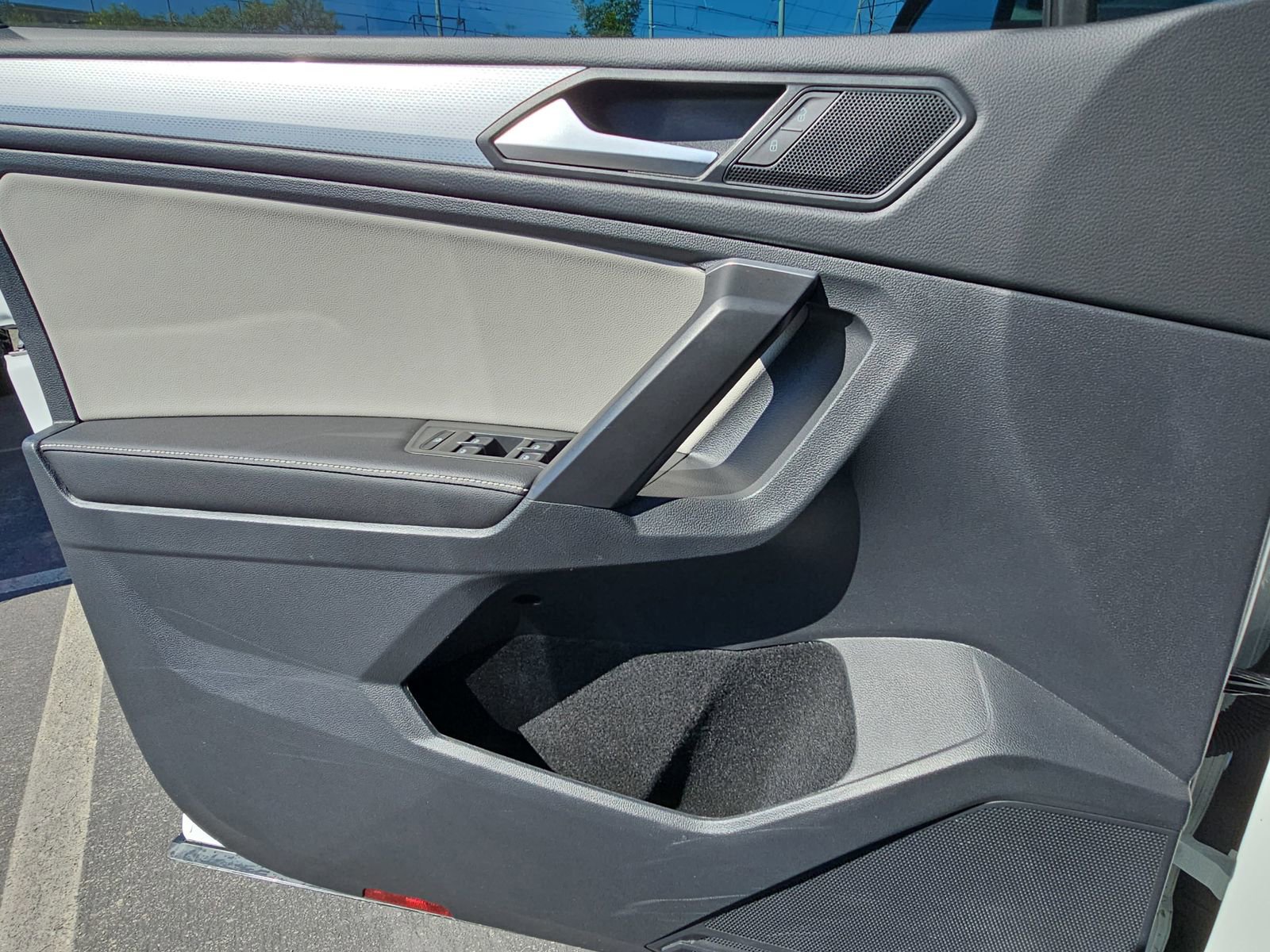 Used 2024 Volkswagen Tiguan S image 27