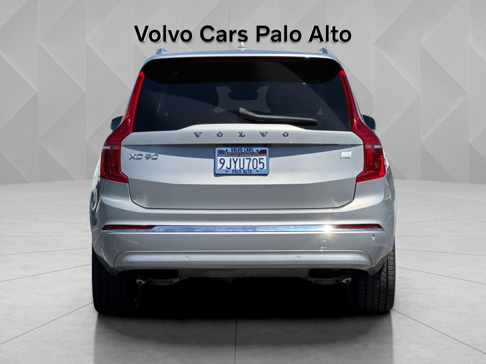 Certified 2023 Volvo XC90 T8 Ultimate AWD/4WD image 11