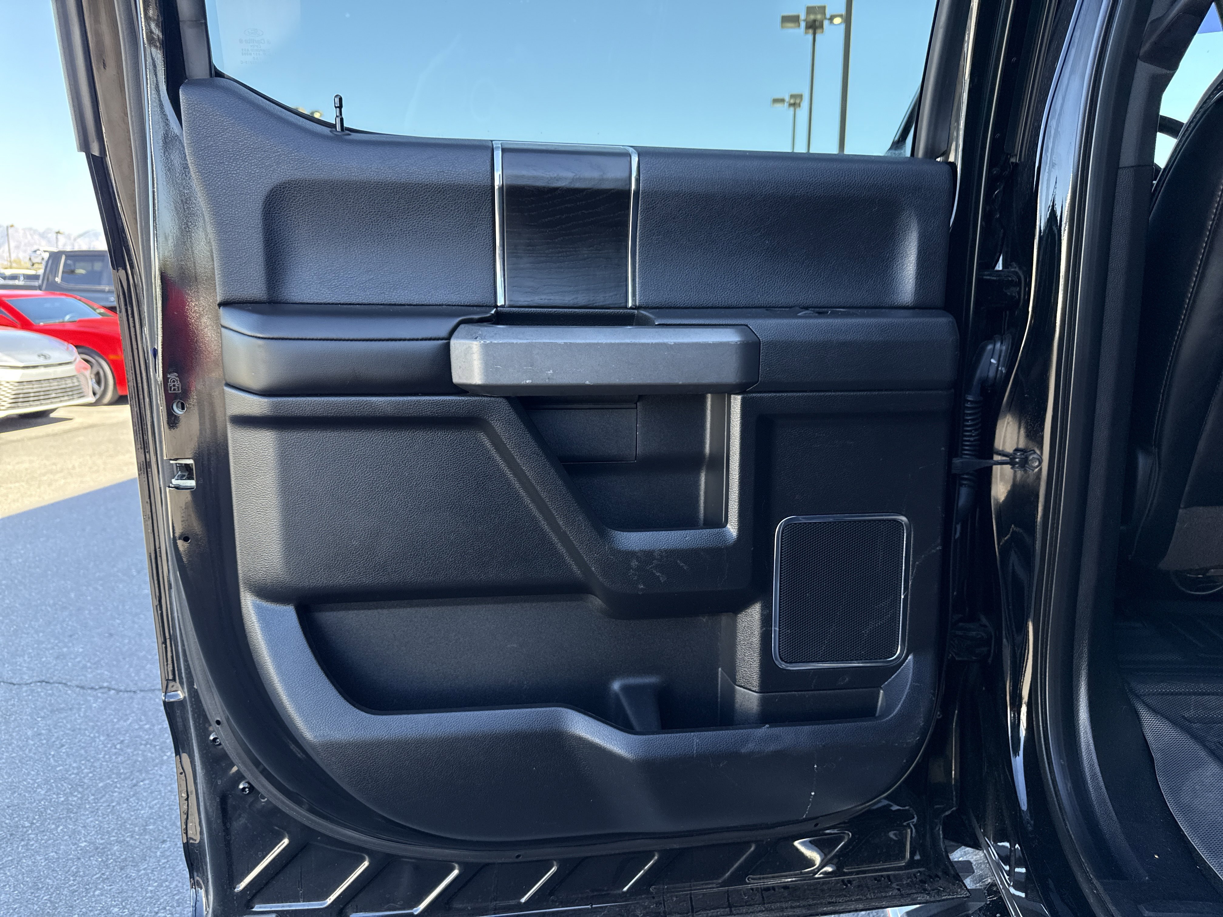 Used 2018 Ford F150 Platinum w/ Equipment Group 701A Luxury image 27