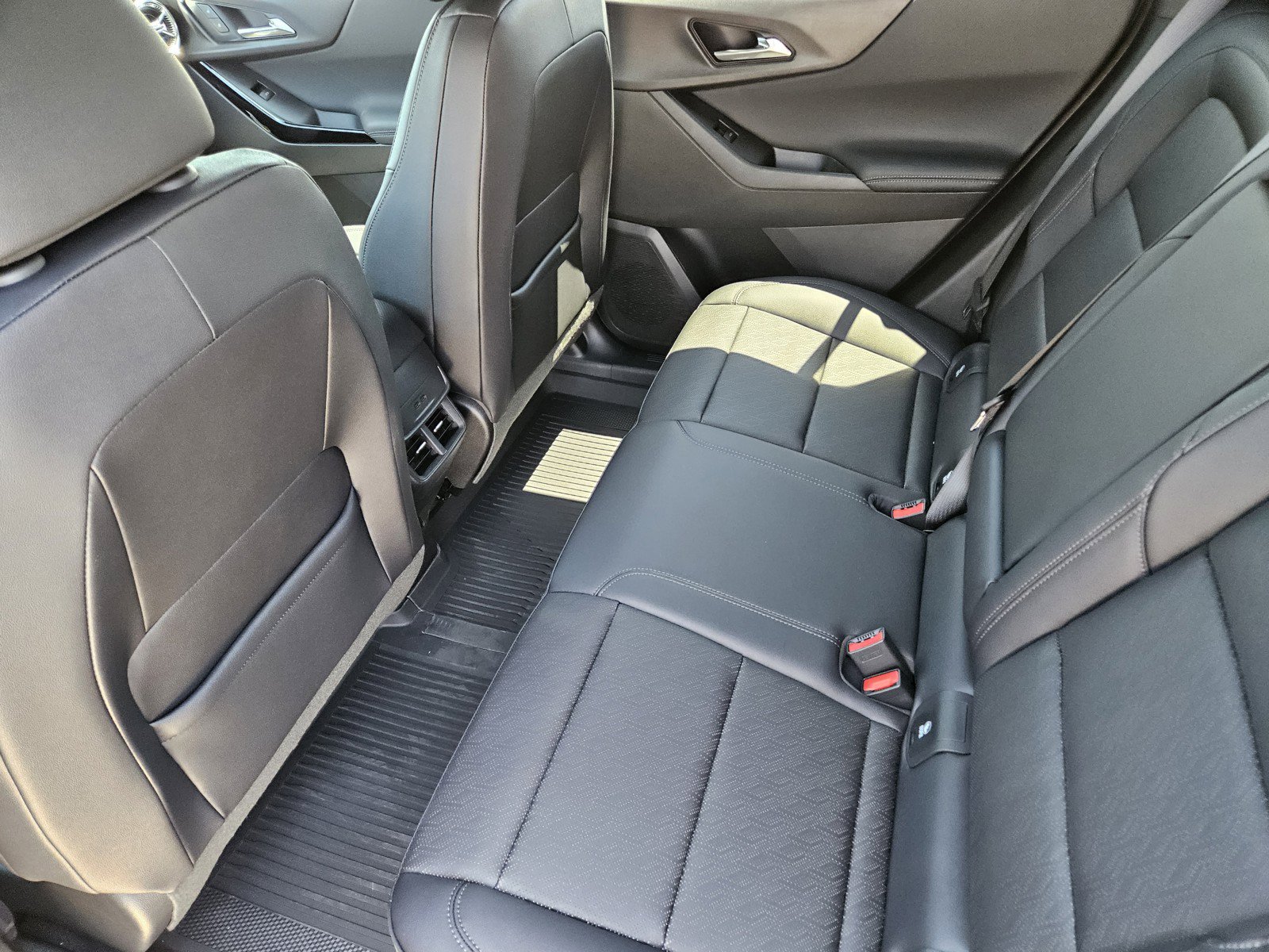 New 2026 Chevrolet Equinox LT w/ Convenience Package II FWD image 19