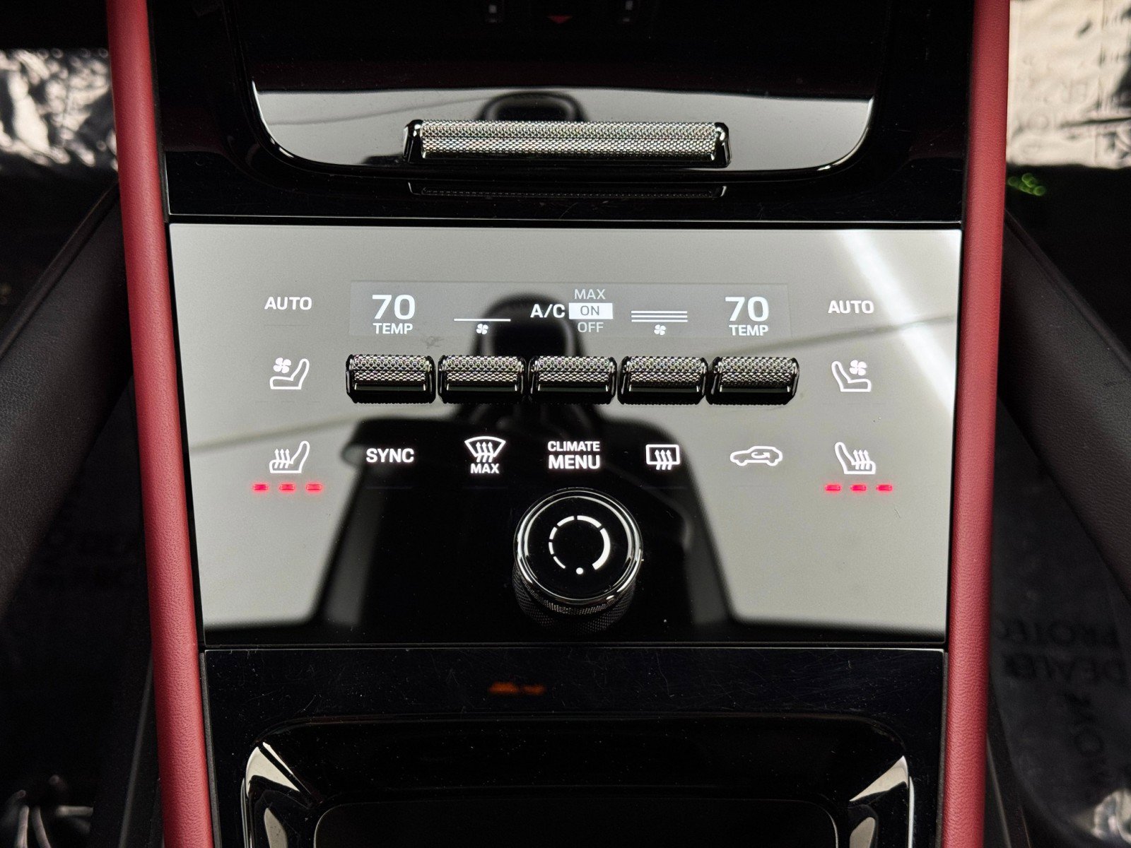 Used 2024 Porsche Cayenne image 32