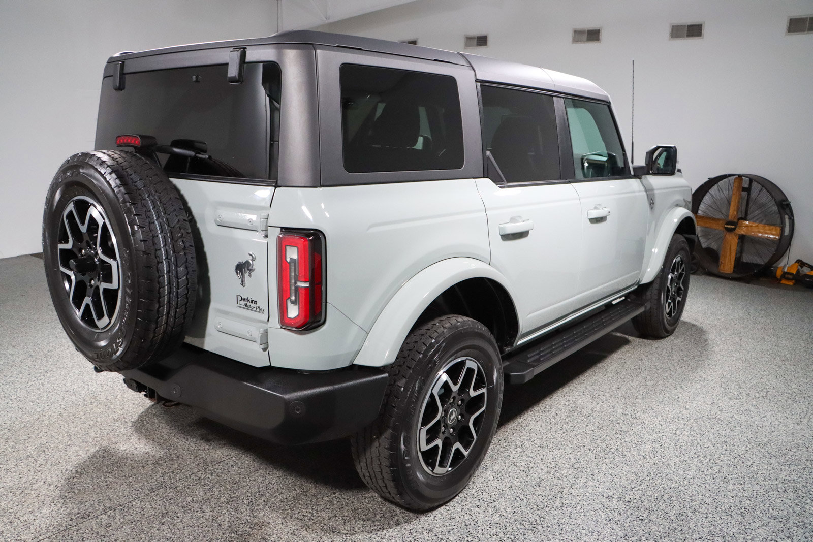 Used 2023 Ford Bronco Outer Banks image 7