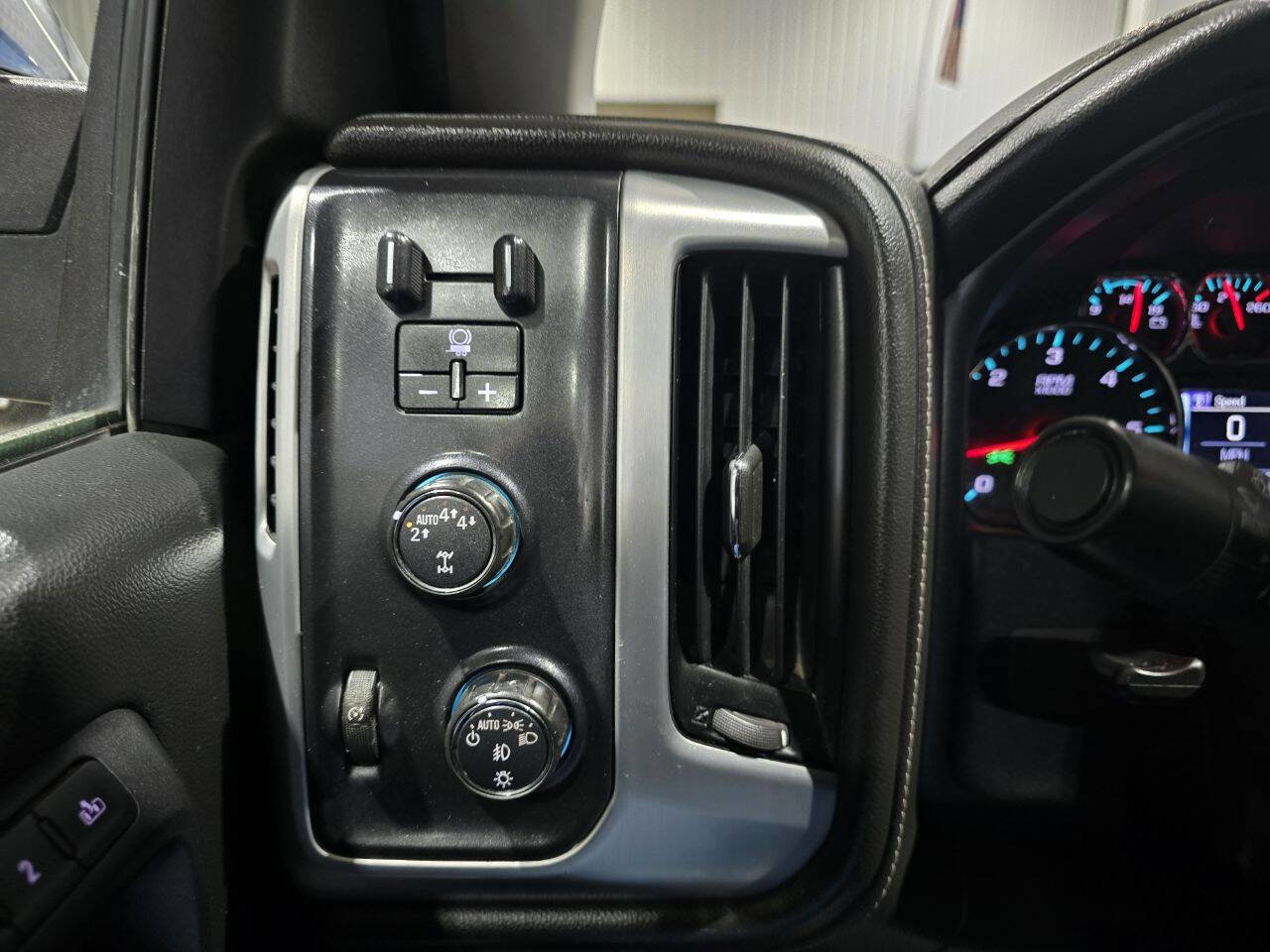 Used 2018 GMC Sierra 1500 SLT w/ SLT Premium Package image 35