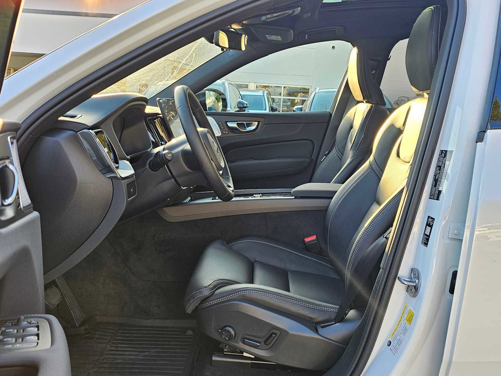 New 2026 Volvo XC60 B5 Ultra w/ Protection Package Premier image 17