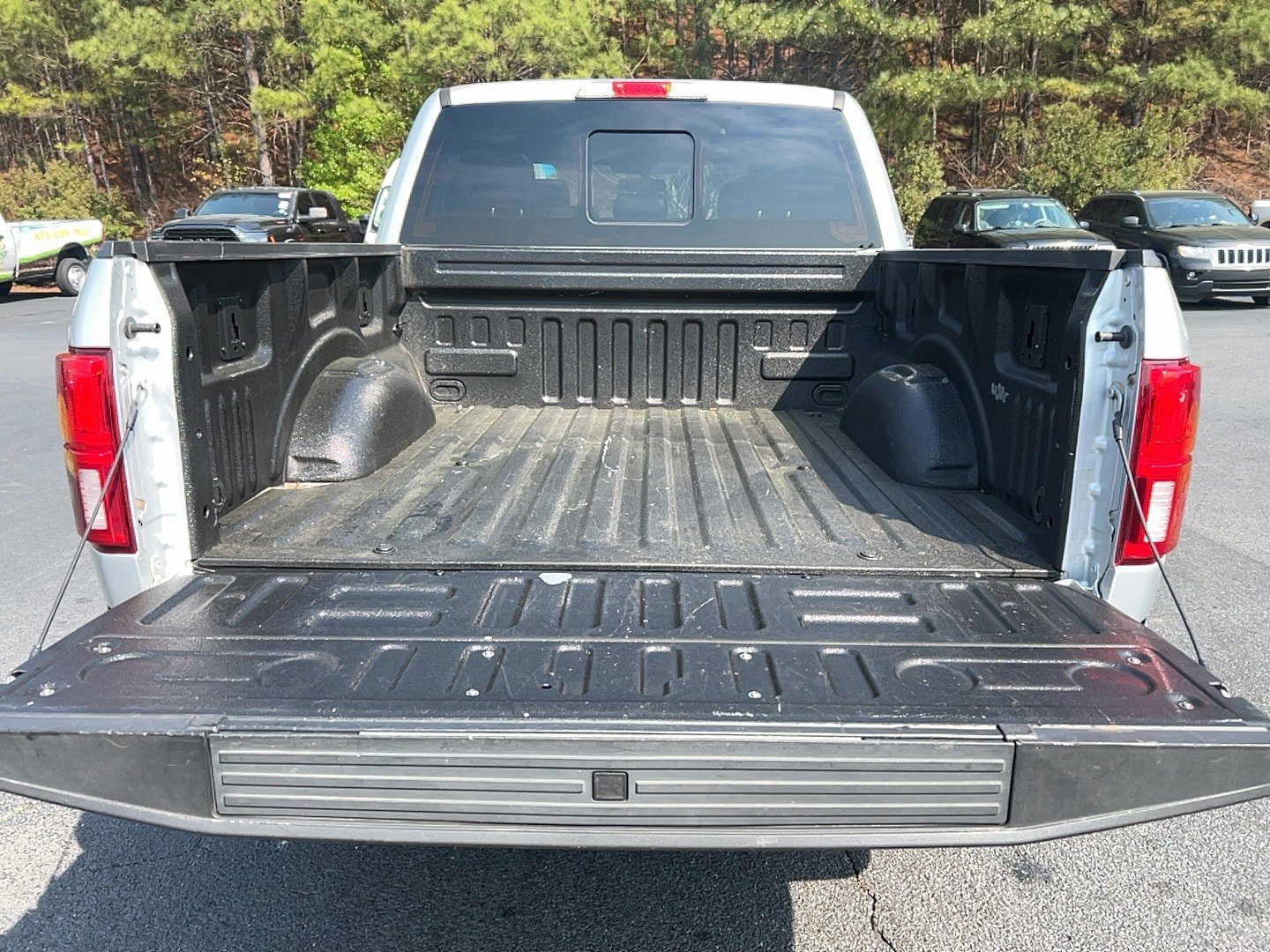 Used 2018 Ford F150 Platinum w/ Equipment Group 701A Luxury AWD/4WD image 31