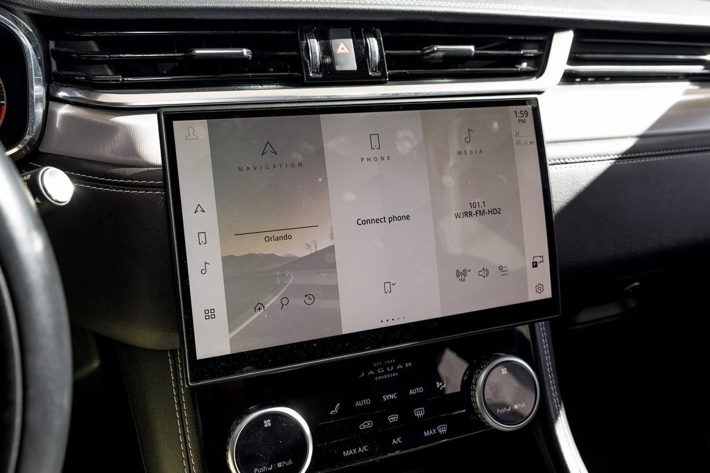 Used 2025 Jaguar F-PACE R-Dynamic S image 30