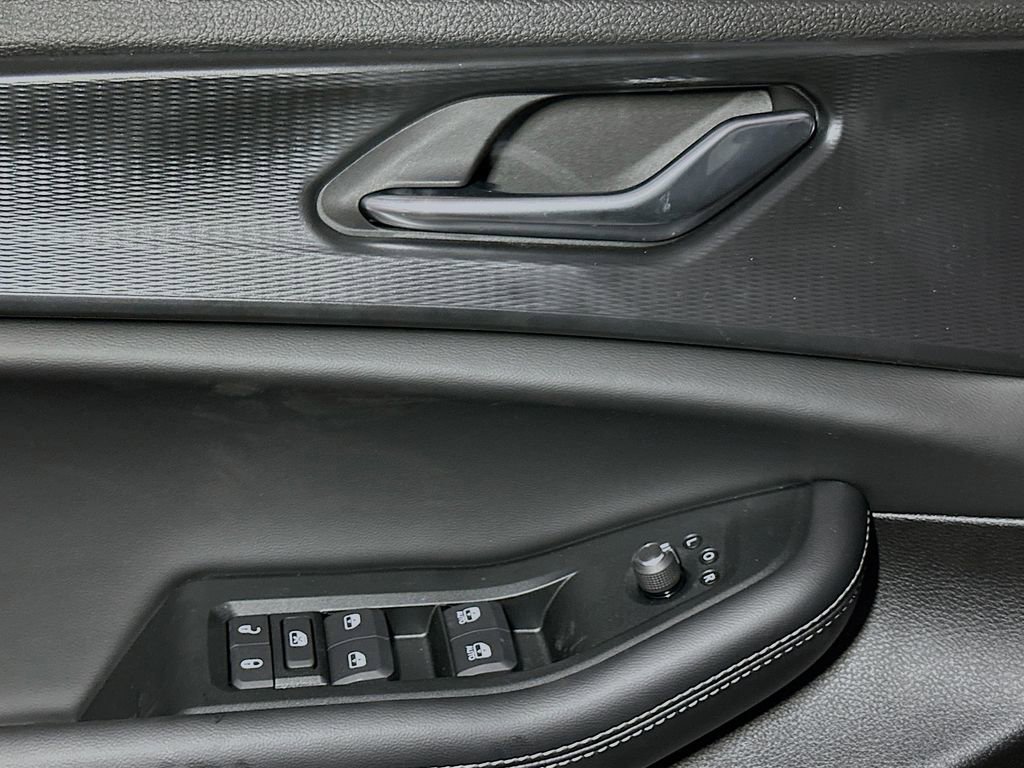 New 2025 Jeep Grand Cherokee L Altitude image 13