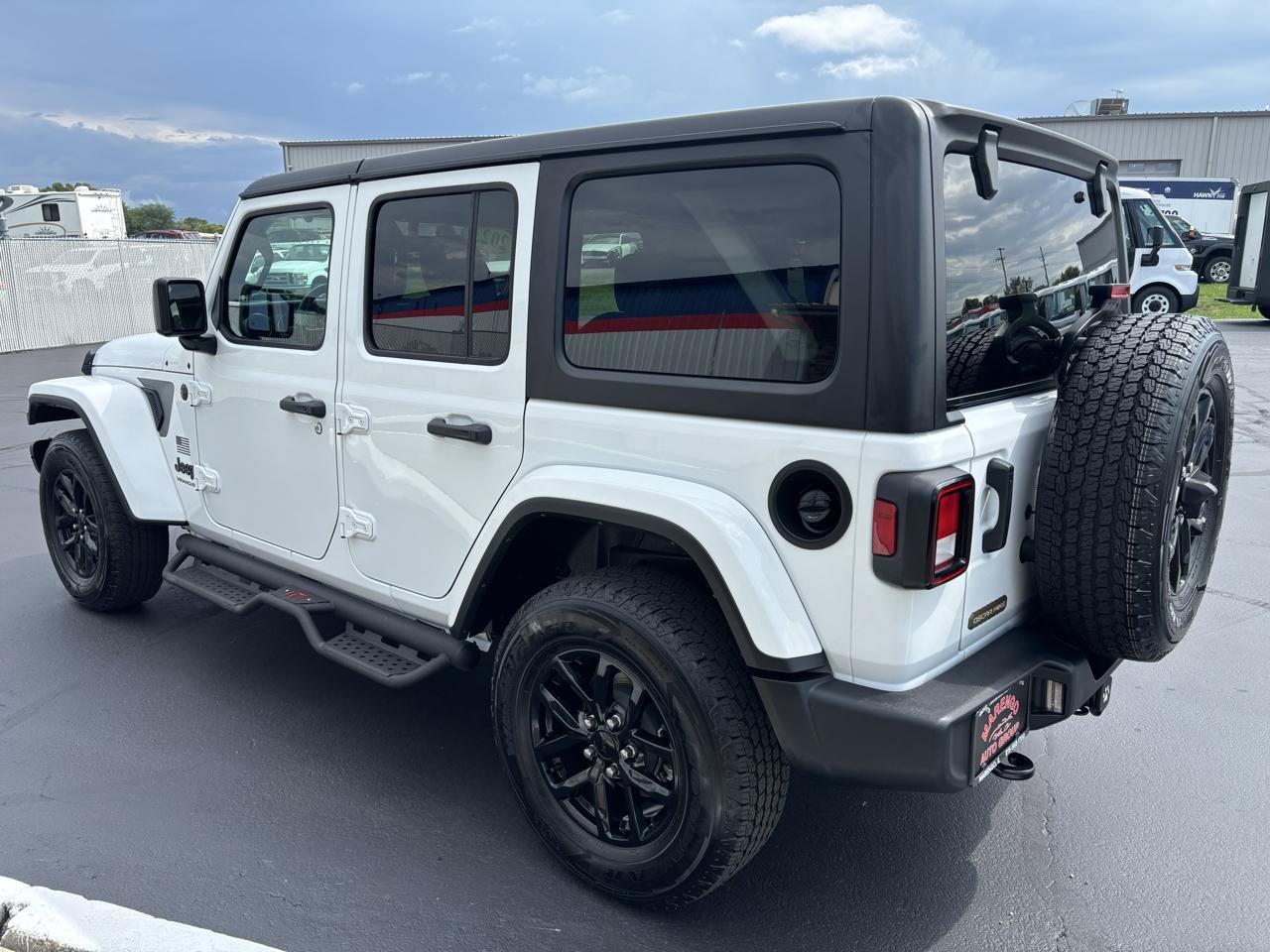 Used 2023 Jeep Wrangler Unlimited Sport AWD/4WD image 5