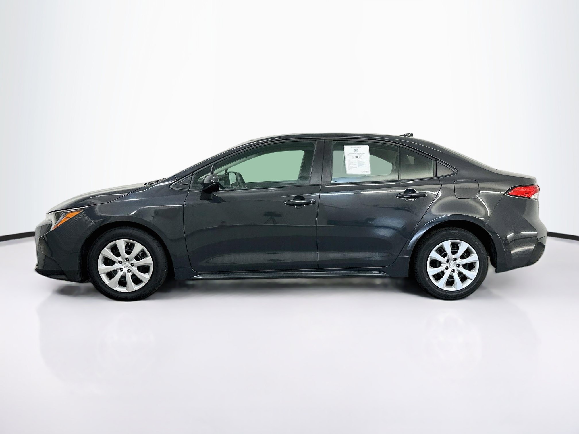 Used 2025 Toyota Corolla LE FWD image 4