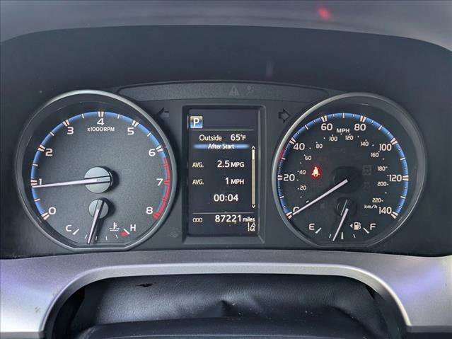 Used 2018 Toyota RAV4 LE image 10