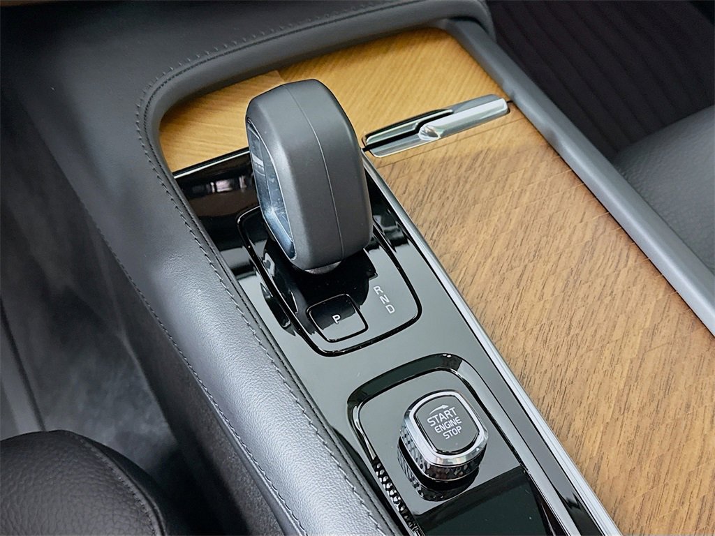 Used 2023 Volvo XC90 B5 Plus w/ Protection Package Premier image 17