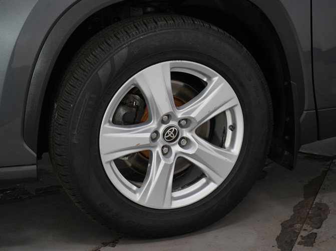 Used 2022 Toyota Highlander LE image 28