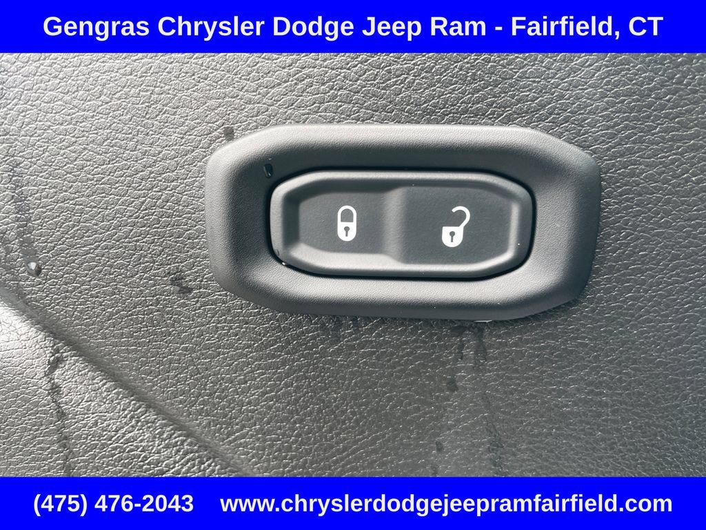 Used 2024 Jeep Wrangler Unlimited AWD/4WD image 45