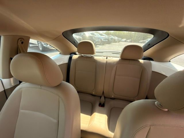 Used 2013 Volkswagen Beetle 2.5 FWD image 6