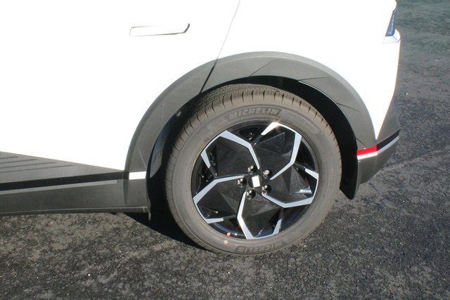 New 2024 Hyundai Ioniq 5 SEL image 11