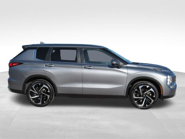 Used 2023 Mitsubishi Outlander SE FWD video 3