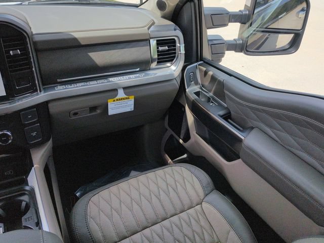 New 2026 Ford F250 Platinum w/ Platinum Plus Package AWD/4WD image 17
