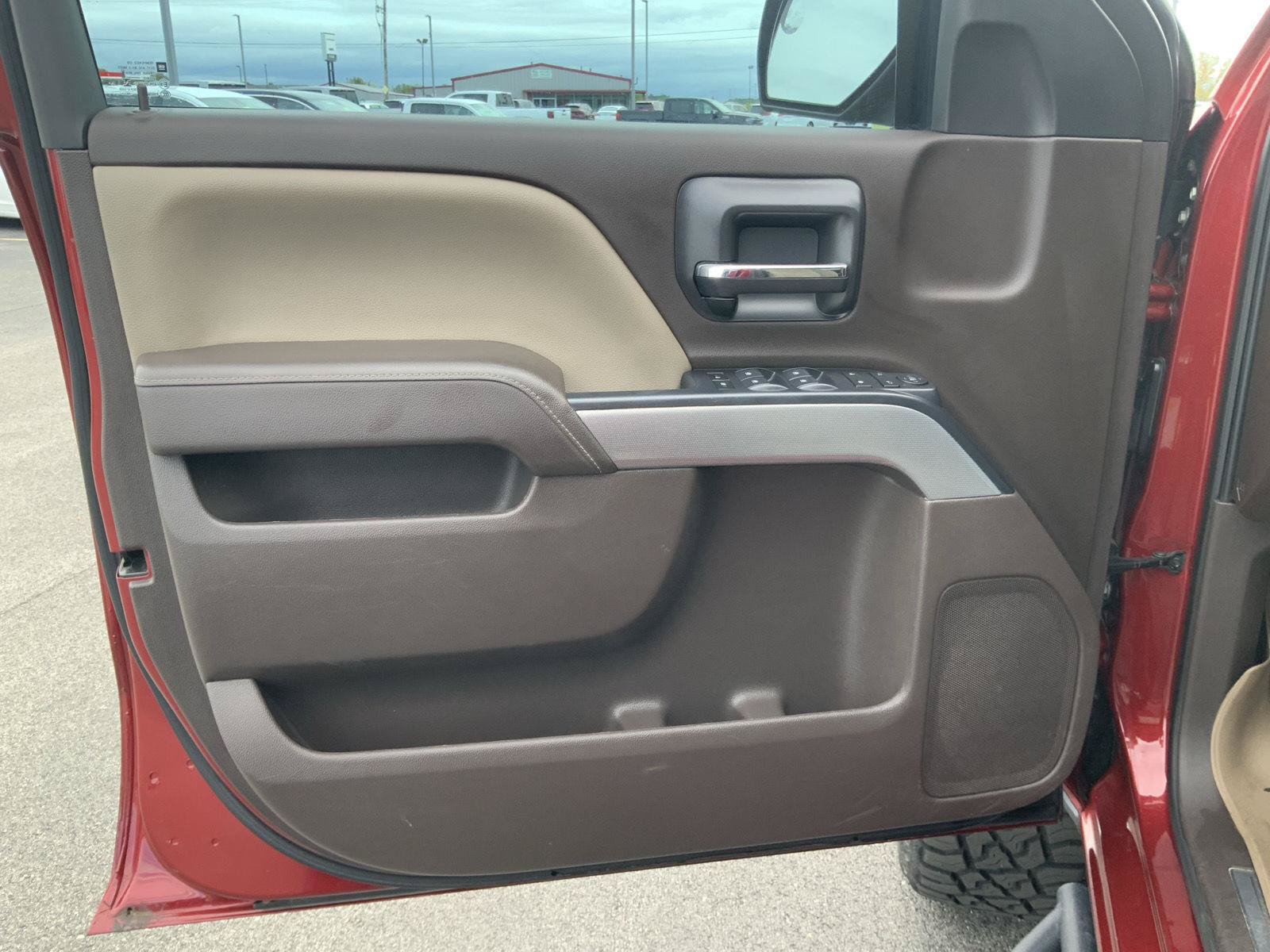 Used 2018 Chevrolet Silverado 1500 LT w/ Texas Edition AWD/4WD image 17