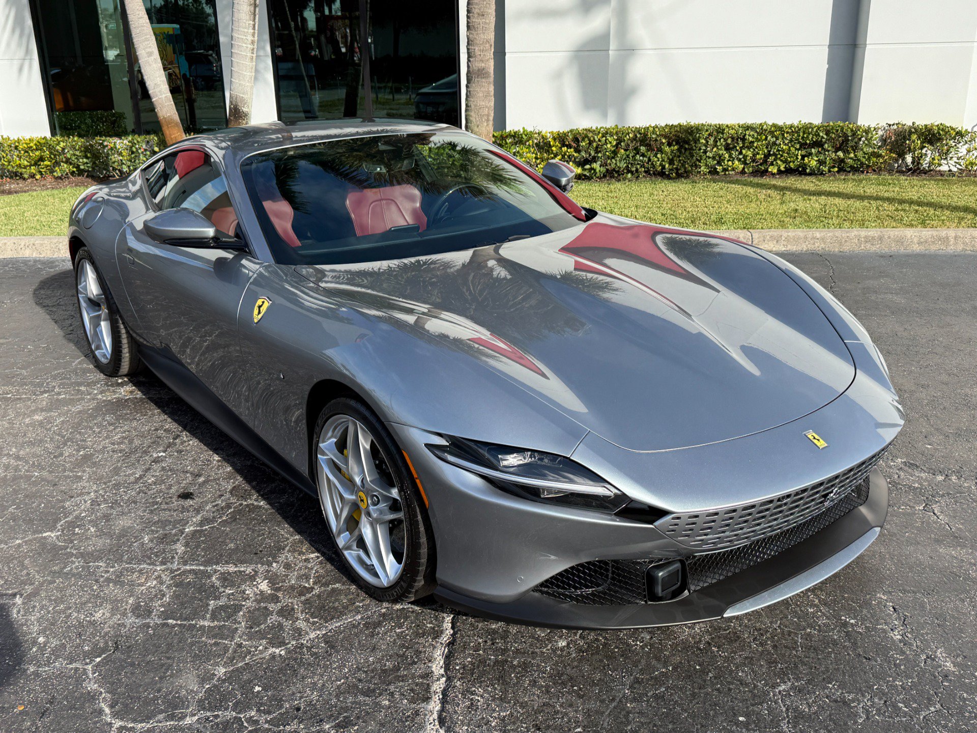 Used 2021 Ferrari Roma RWD image 5