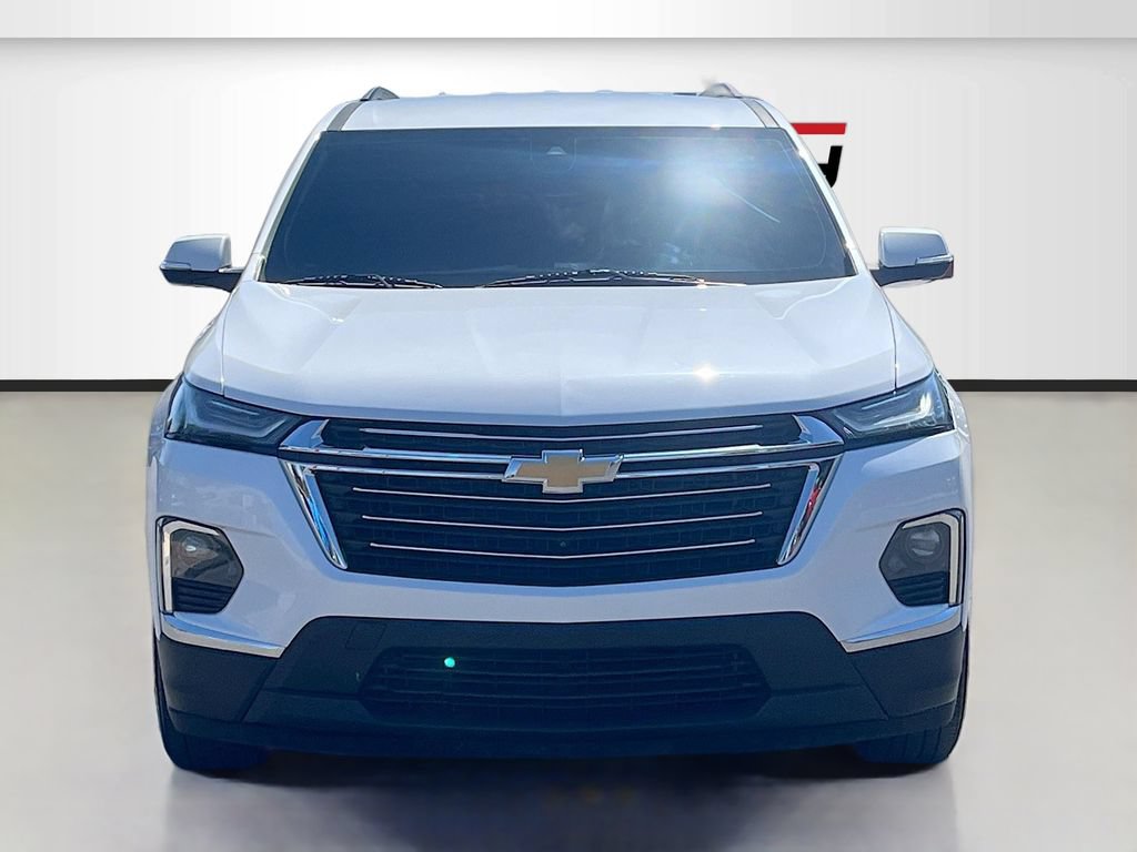 Used 2023 Chevrolet Traverse LT FWD image 2