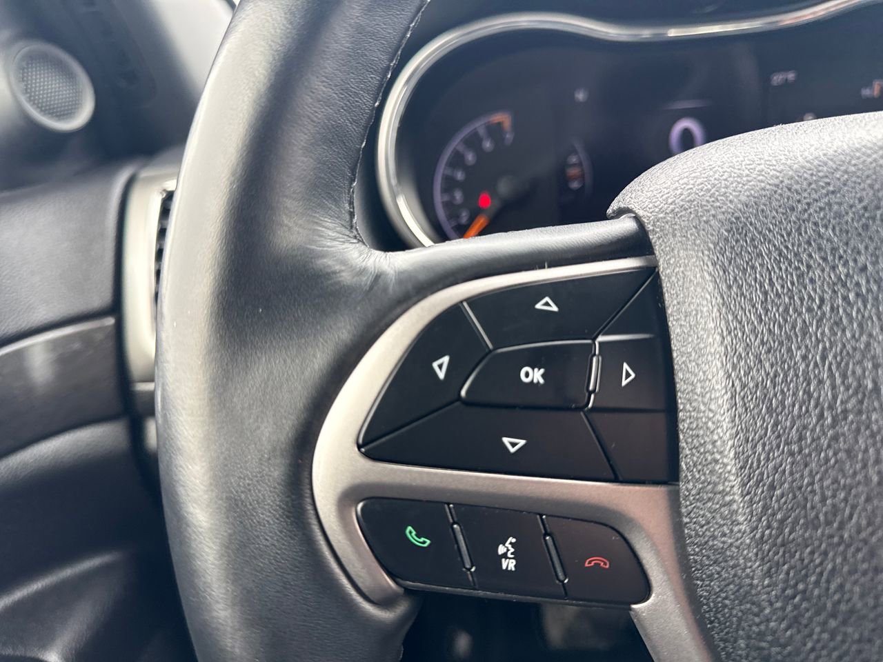 Used 2018 Jeep Grand Cherokee Altitude image 27