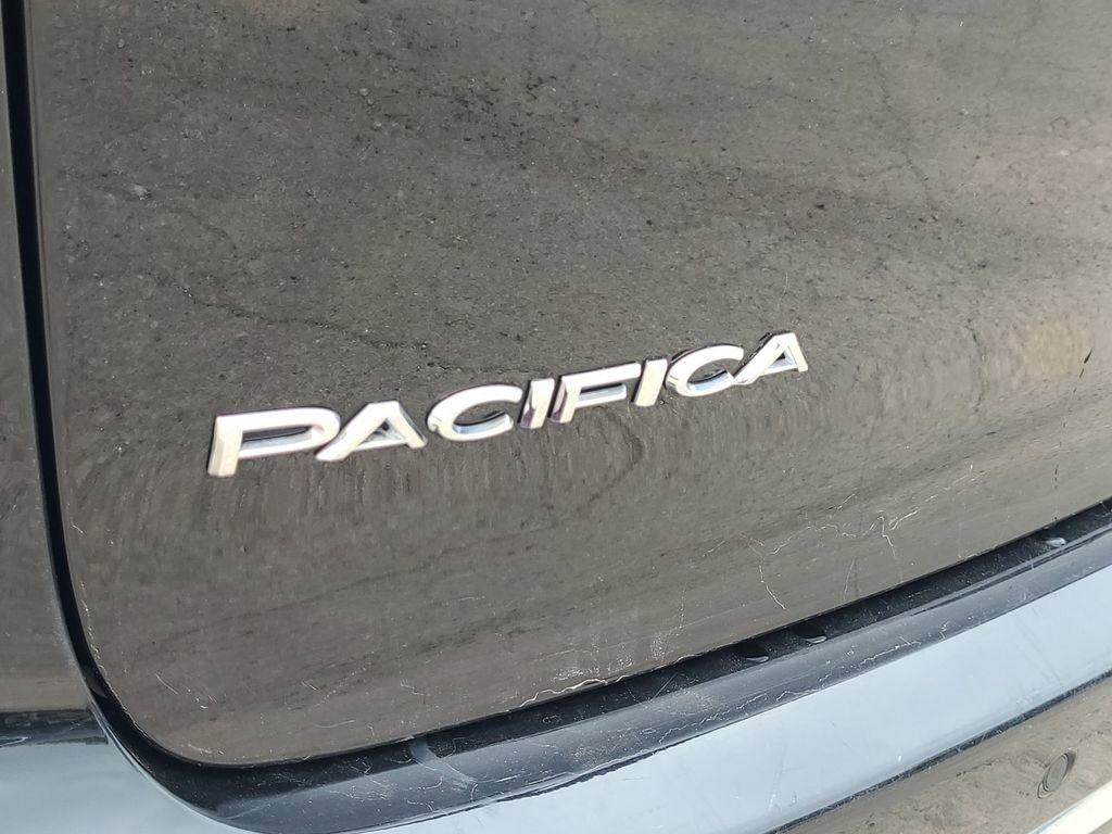 Used 2025 Chrysler Pacifica Select FWD image 33