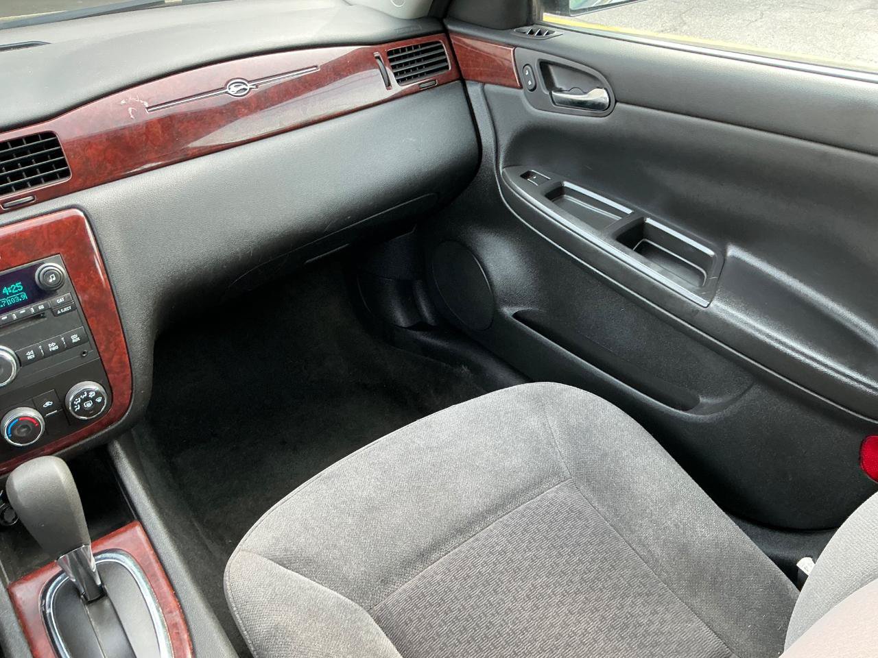 Used 2008 Chevrolet Impala LS FWD image 16