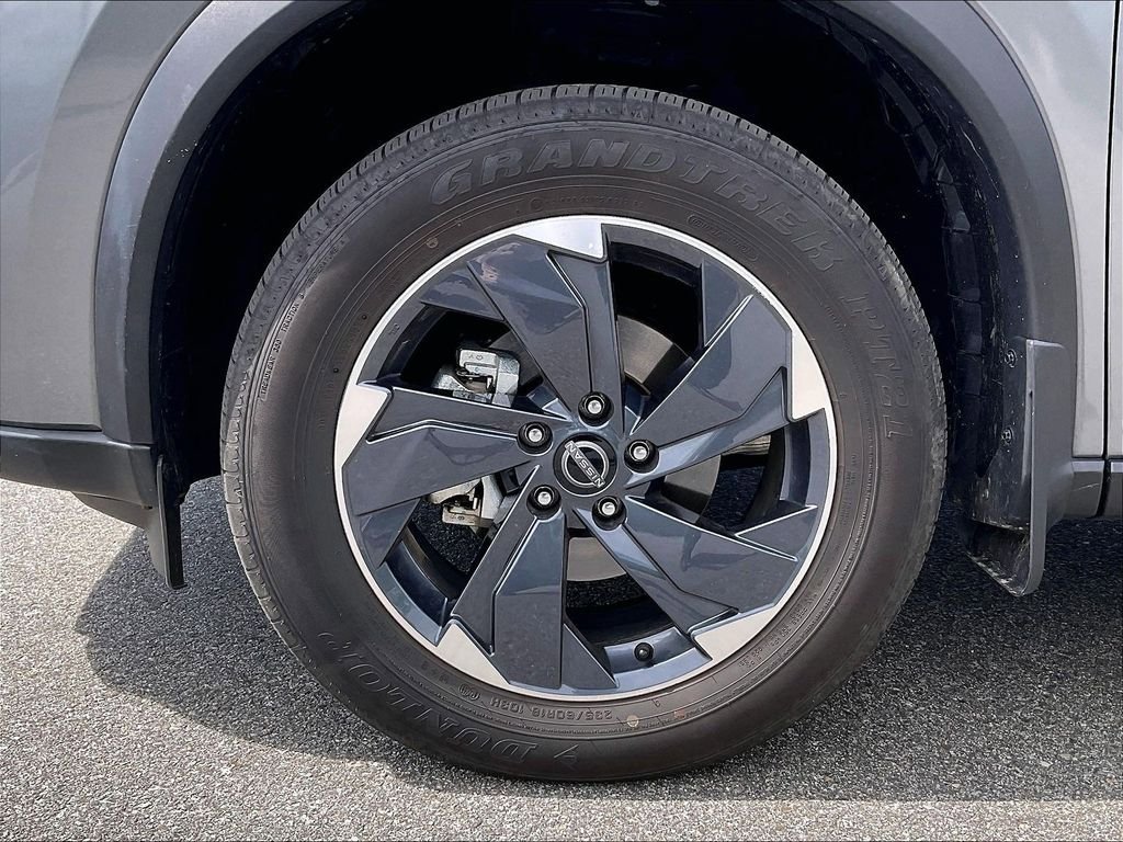 Used 2025 Nissan Rogue SV w/ SV Premium Package AWD/4WD image 7