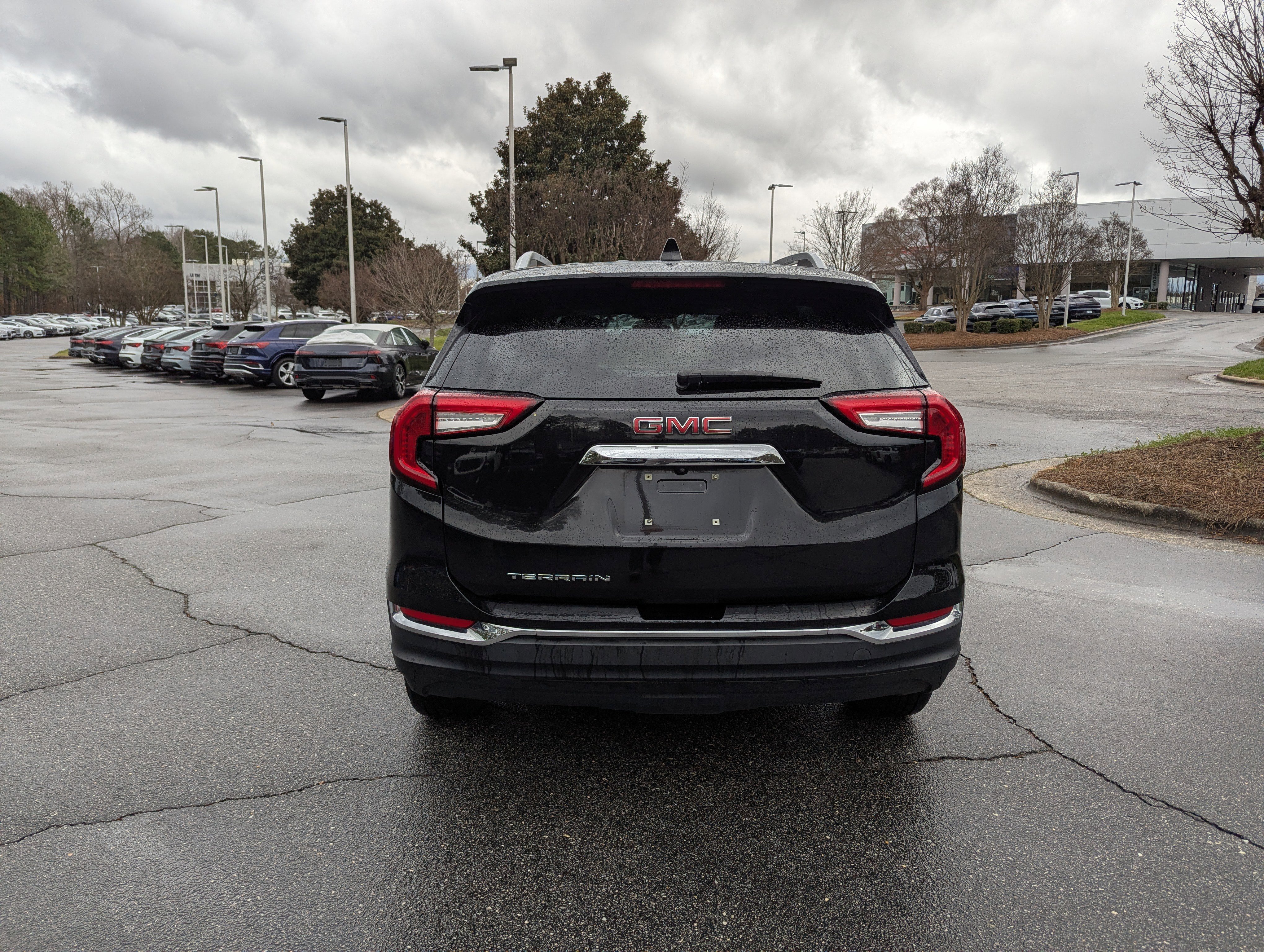 Used 2023 GMC Terrain SLT image 6