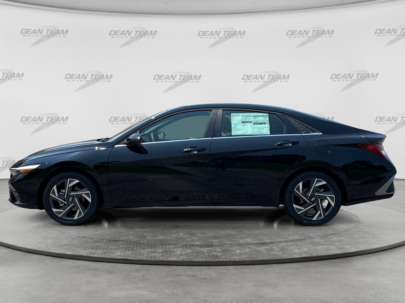 Certified 2025 Hyundai Elantra Limited FWD image 4