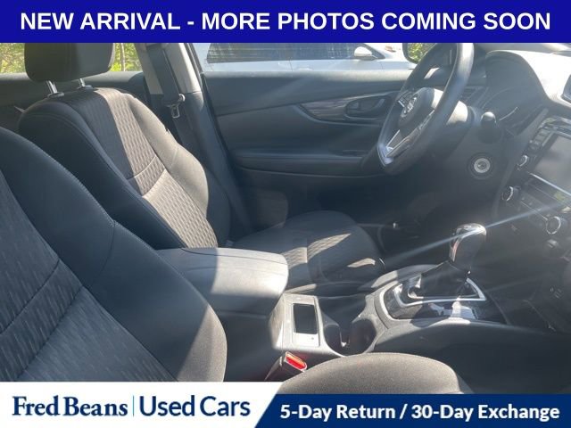 Used 2019 Nissan Rogue S image 9